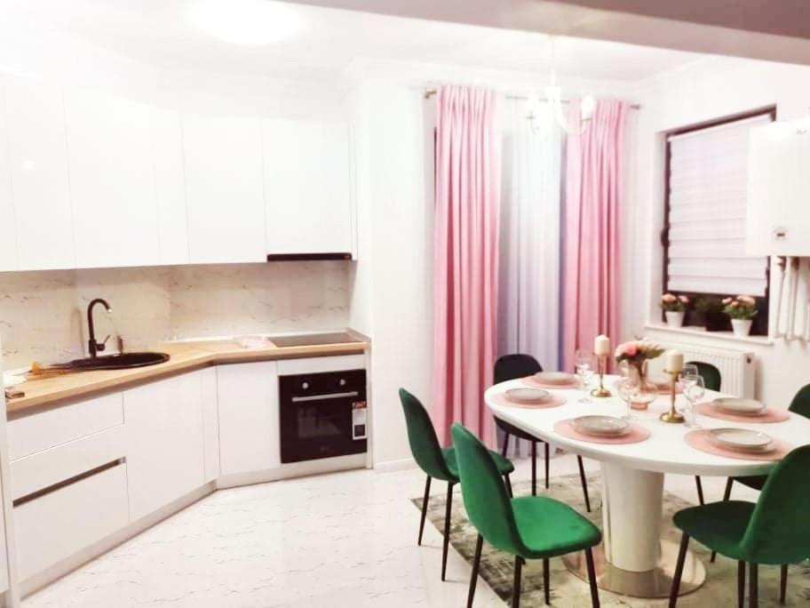 Grazzia Deluxe Apartments Năvodari Buitenkant foto